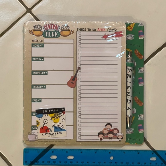 NWT Friends TV Show themed Bundle crew neck t-shirt in burgundy like tone - Picture 8 of 14